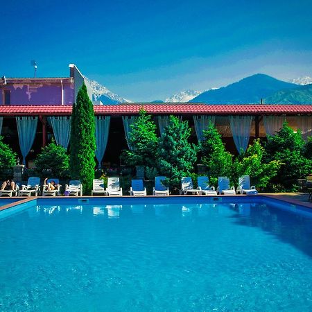 Stary Melnik Hotel Ałma Ata Zewnętrze zdjęcie