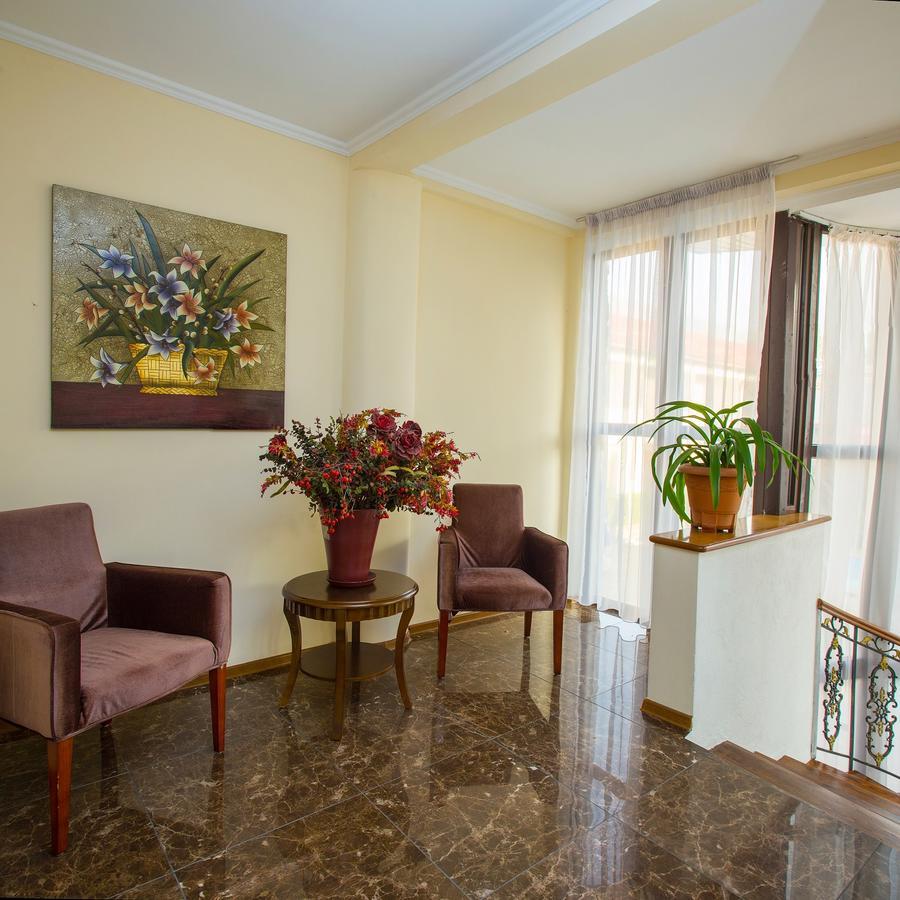 Stary Melnik Hotel Ałma Ata Zewnętrze zdjęcie