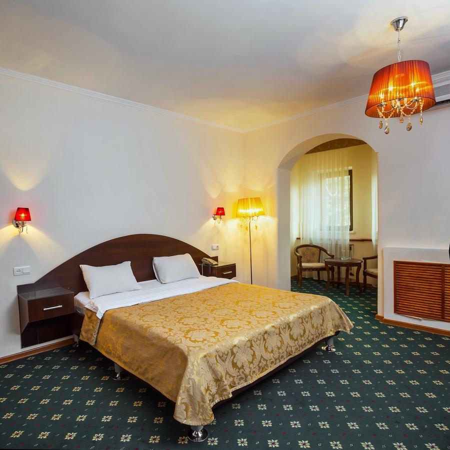 Stary Melnik Hotel Ałma Ata Zewnętrze zdjęcie