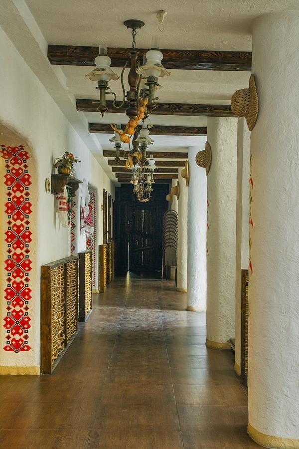 Stary Melnik Hotel Ałma Ata Zewnętrze zdjęcie