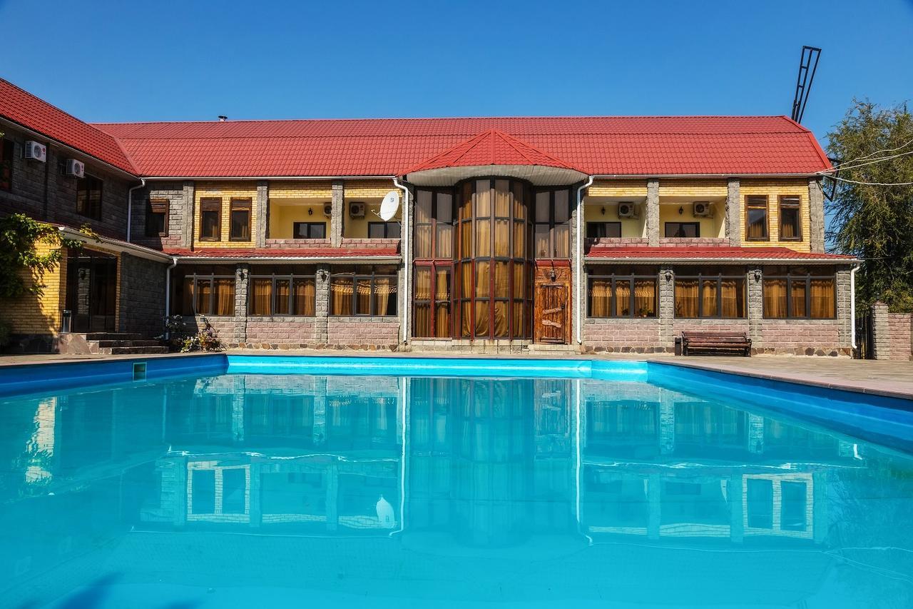 Stary Melnik Hotel Ałma Ata Zewnętrze zdjęcie