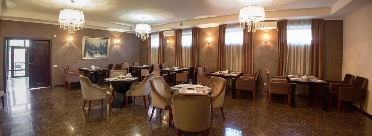 Stary Melnik Hotel Ałma Ata Zewnętrze zdjęcie