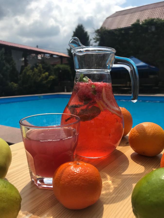 Stary Melnik Hotel Ałma Ata Zewnętrze zdjęcie